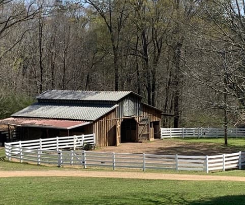 Red Stone Bed & Barn - Image 2