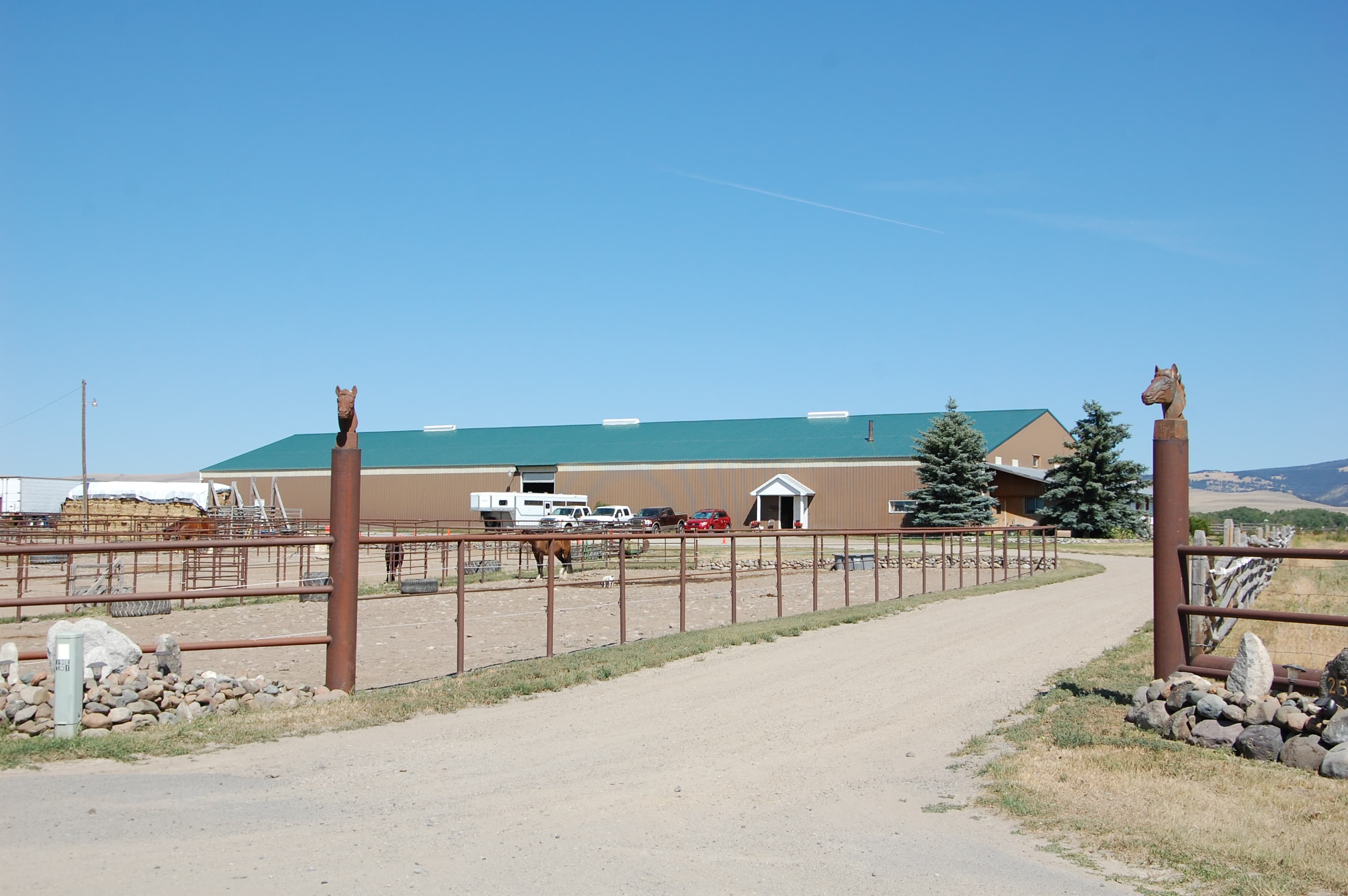 Mountain View Arena - Image 1